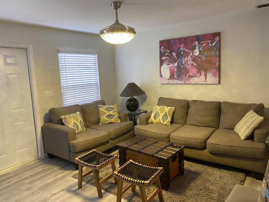 غرب شاطئ بالم Private Townhouse With Courtyard And Covered Patio المظهر الخارجي الصورة