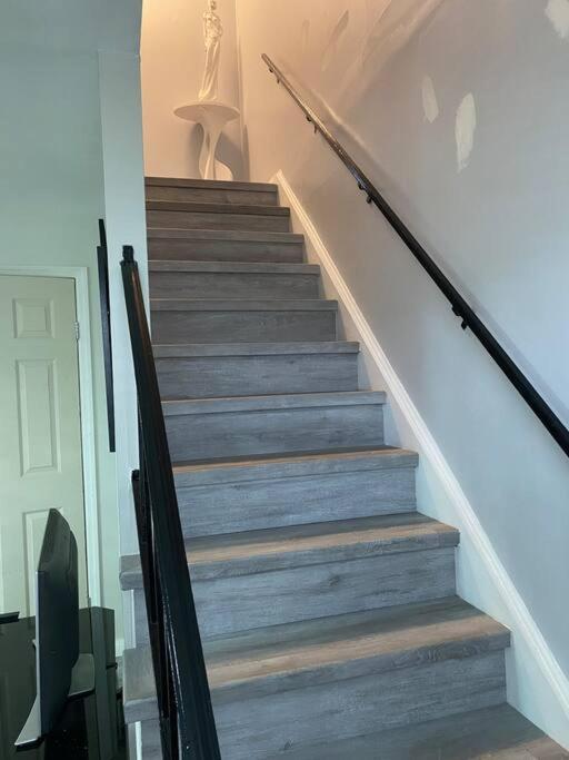 غرب شاطئ بالم Private Townhouse With Courtyard And Covered Patio المظهر الخارجي الصورة