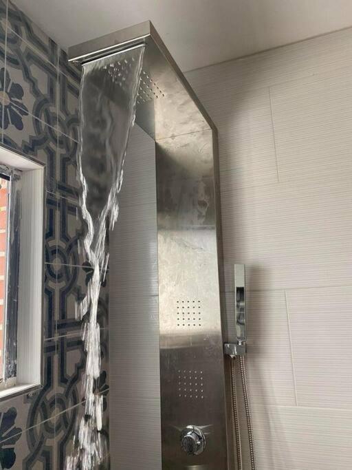 غرب شاطئ بالم Private Townhouse With Courtyard And Covered Patio المظهر الخارجي الصورة