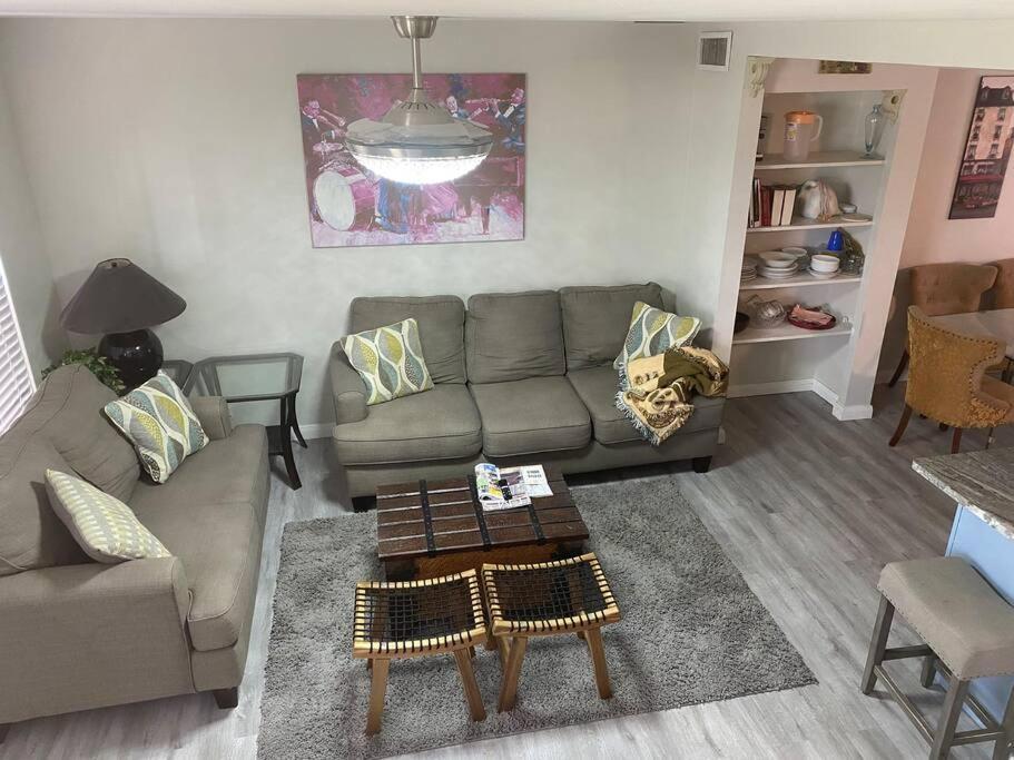 غرب شاطئ بالم Private Townhouse With Courtyard And Covered Patio المظهر الخارجي الصورة
