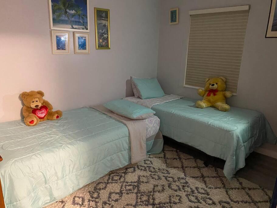 غرب شاطئ بالم Private Townhouse With Courtyard And Covered Patio المظهر الخارجي الصورة